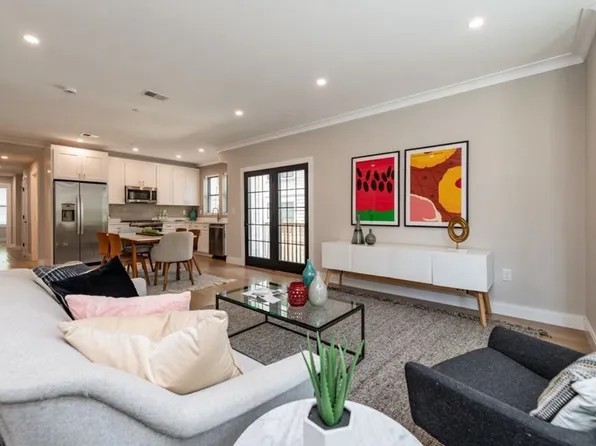 281 Lamartine St #1, Jamaica Plain, MA 02130