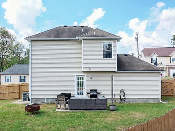2nd image of 1108 Niagra Ct