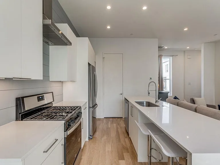 1514 N Washington Ave #105 — Photo 4