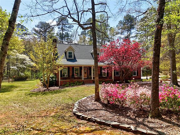 2nd image of 1010 Ridgeview Dr