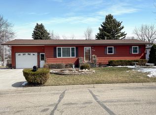 140 2nd Ave N, Carrington, ND 58421