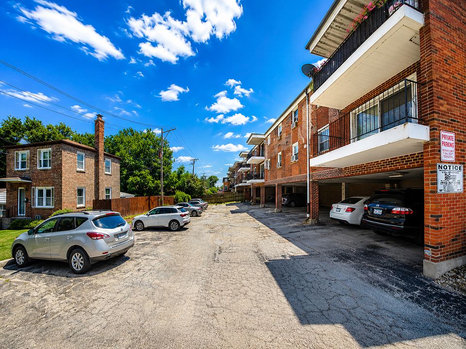 2nd image of 9721 S Cicero Ave APT 3E