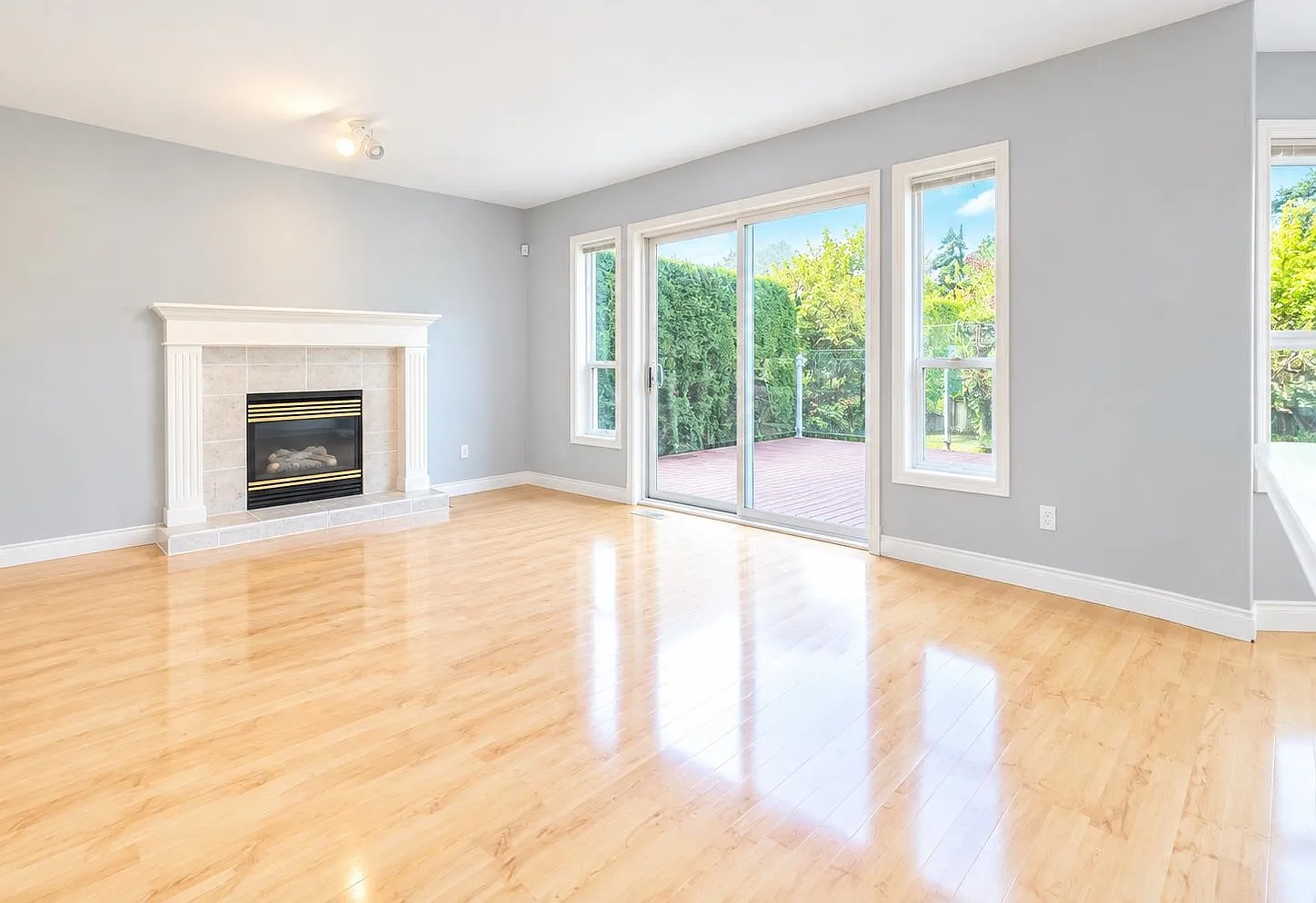 3 bed, 2000 sqft, $4,200 — Photo 3