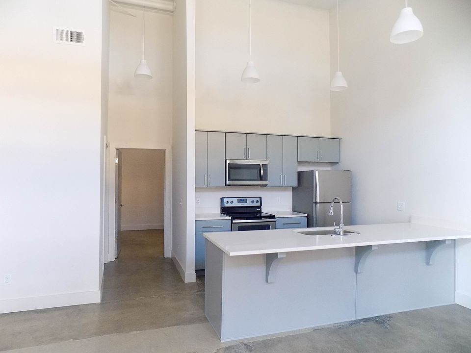 1st image of 921 Molly Ln #921