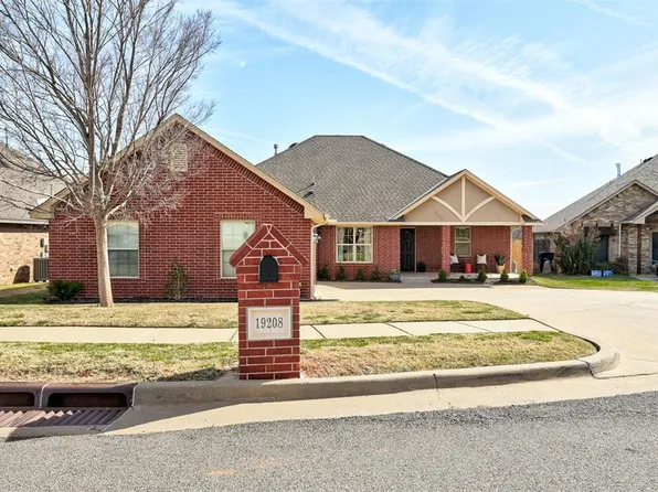 19208 Blossom Ct, Edmond, OK 73012