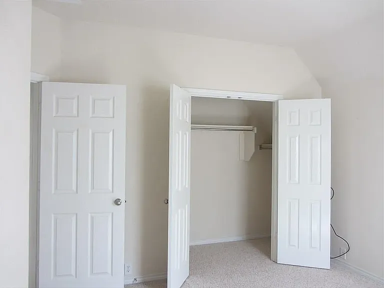 7425 Danbridge Ln — Photo 9