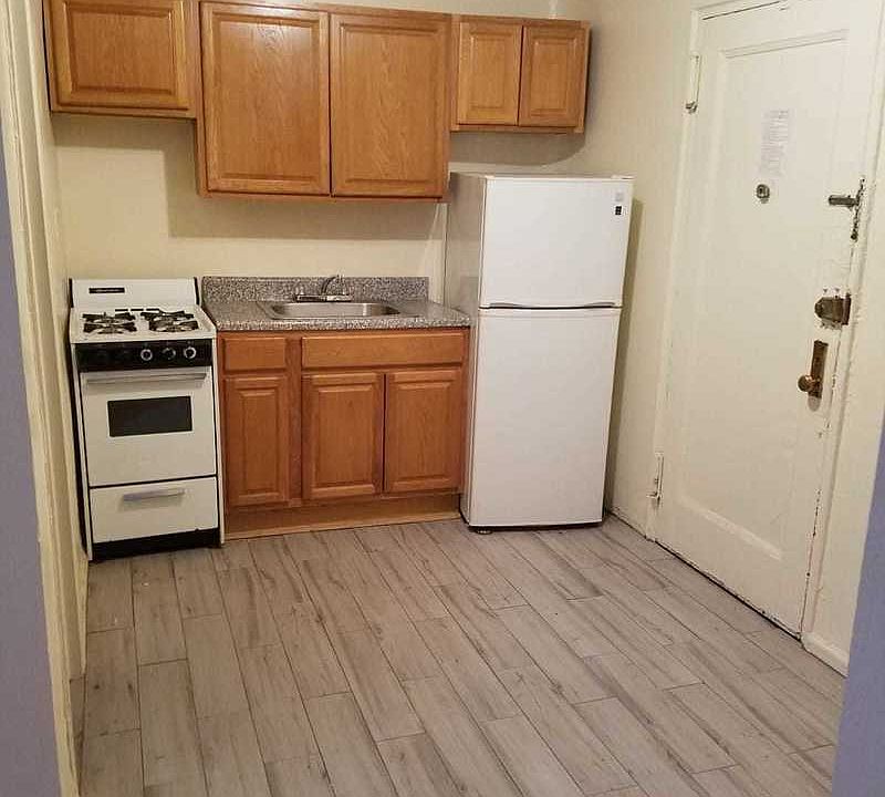 2nd image of 470 Ocean Ave APT Ra4