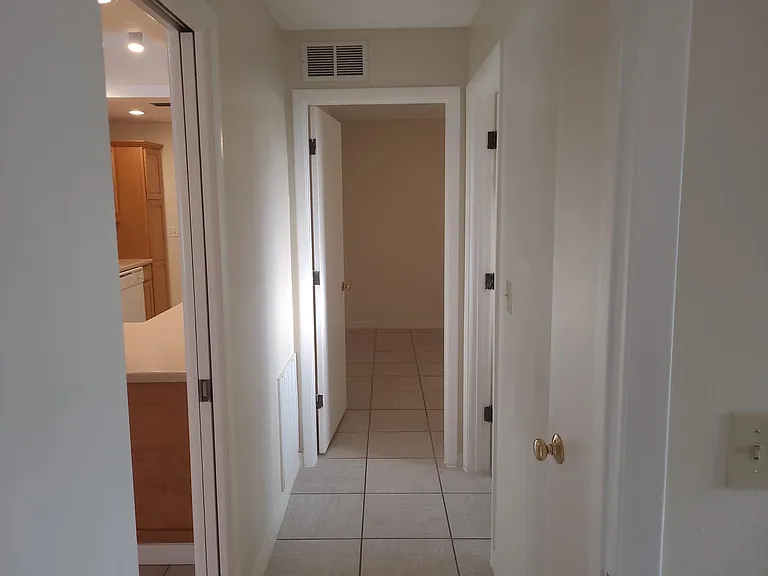 4273 Eastwood Dr — Photo 15