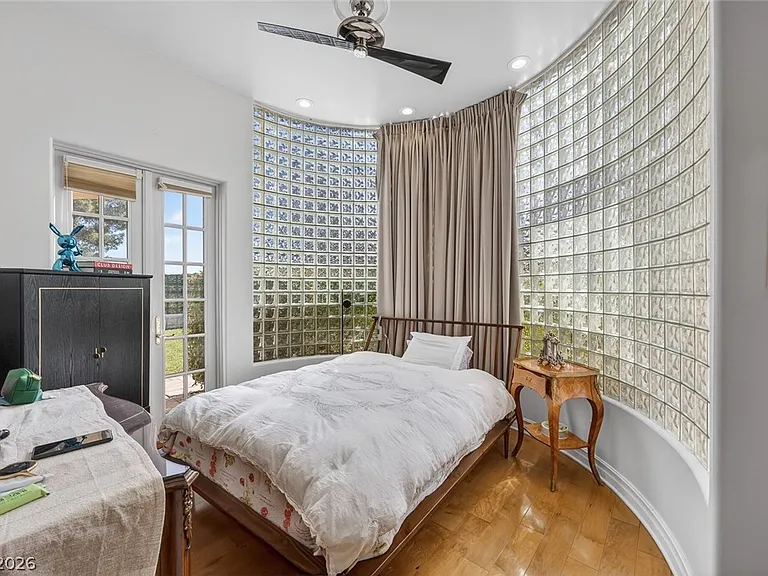 22 Burning Tree Ct — Photo 18
