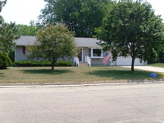 3rd image of 1002 King Ave
