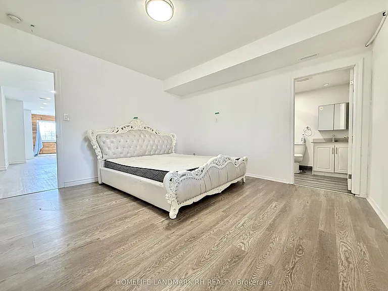 25066 Commodore Rd #105 — Photo 6
