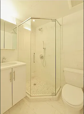 Rented by REAL New York | media 19