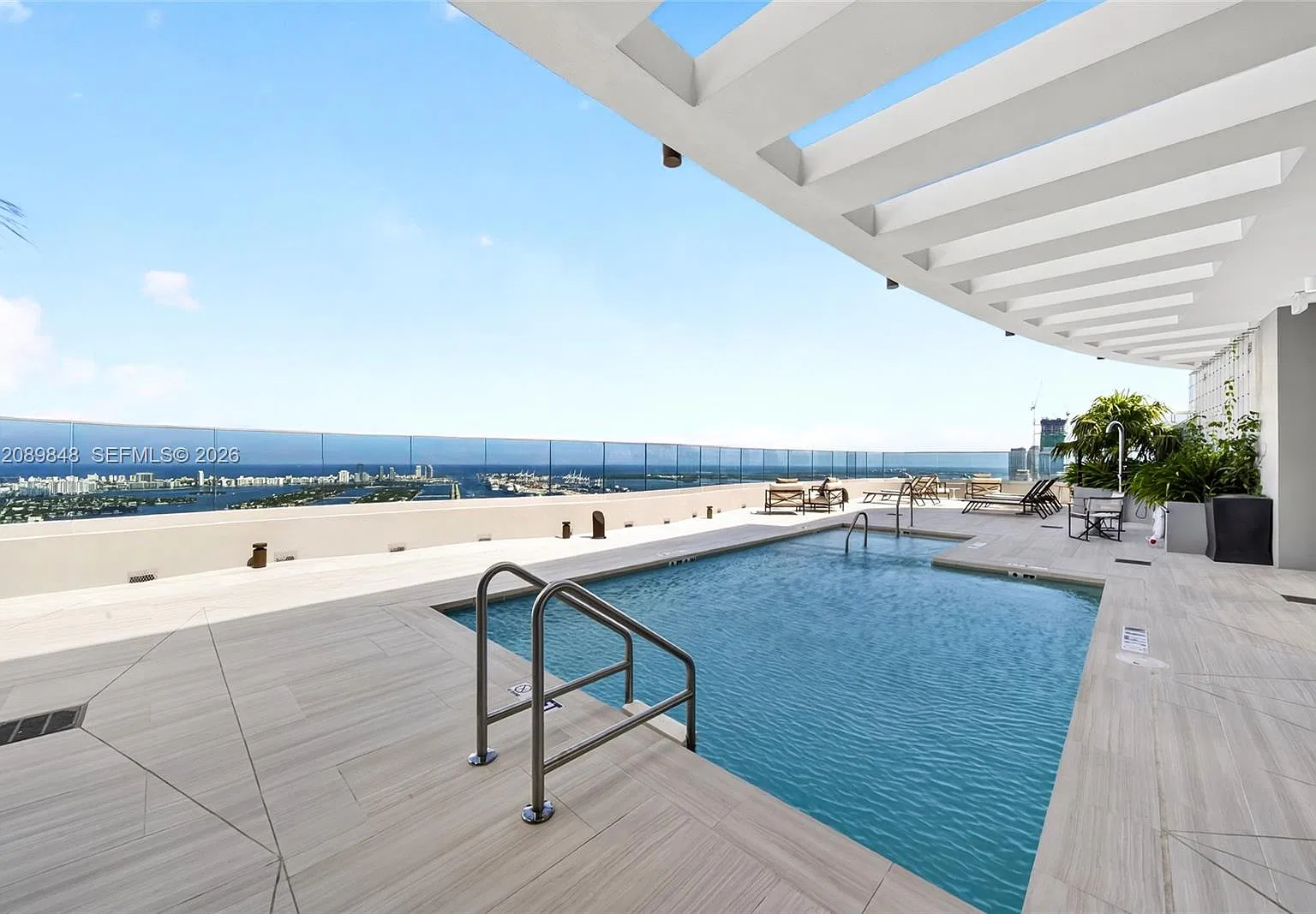 2 bed, 1819 sqft, $9,000 — Photo 2