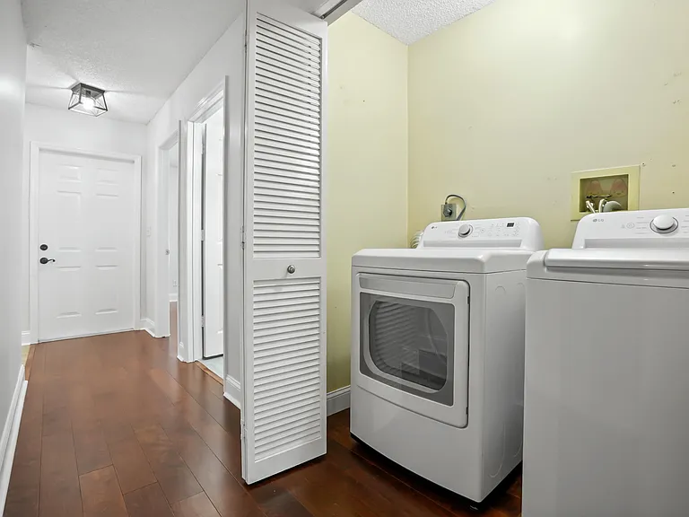 6215 SE Georgetown Pl — Photo 10
