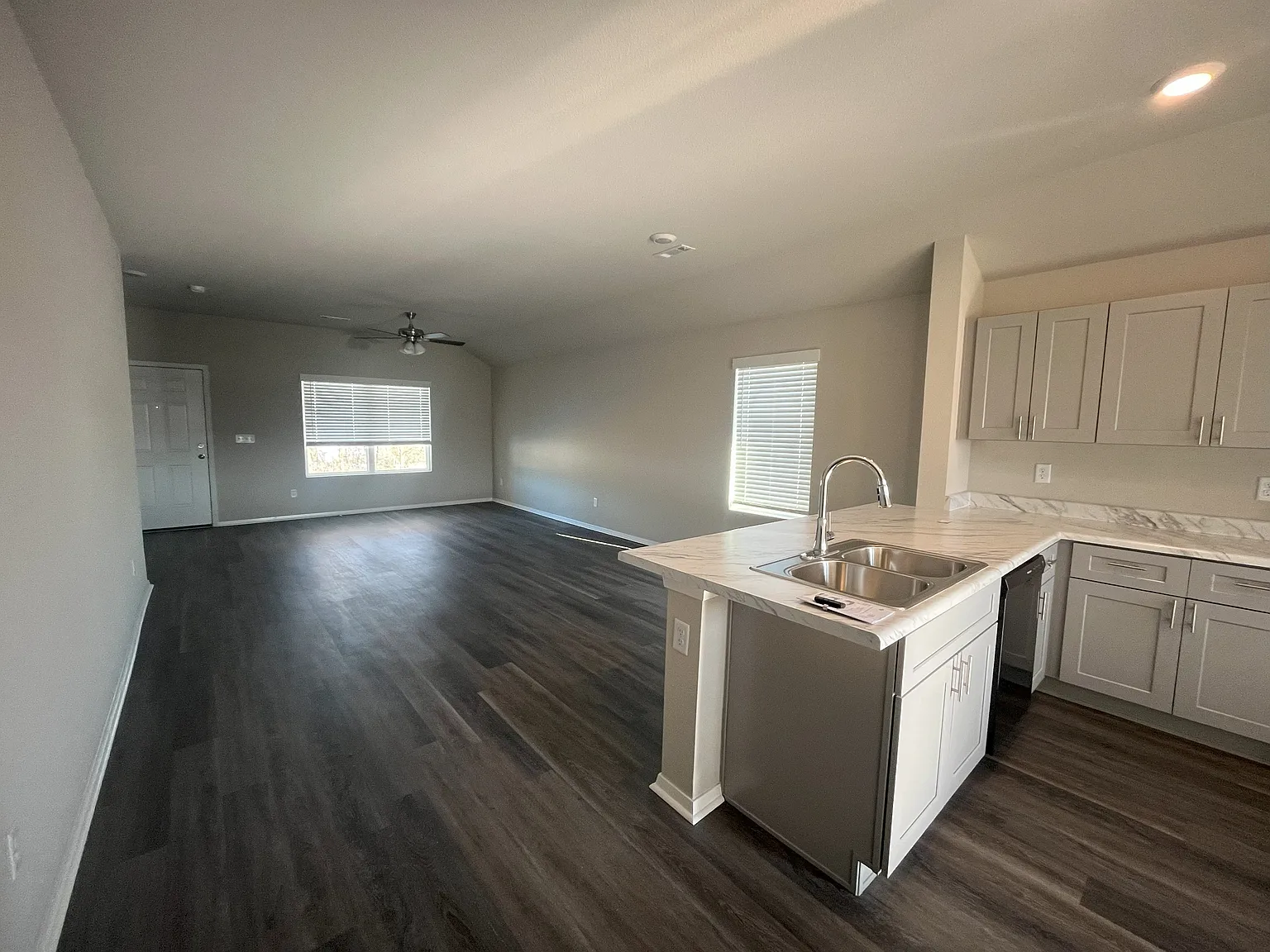 2396 E Illinois Aly — Photo 3
