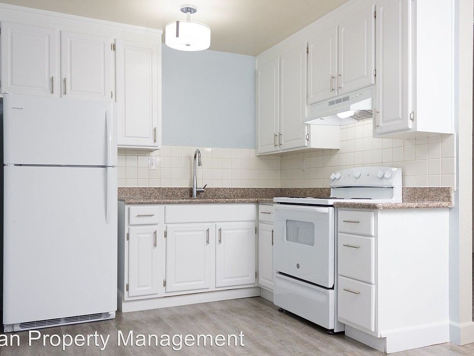 2nd image of 520 Fairview Dr APT C