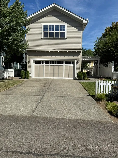 3 bed, 1902 sqft, $2,995 — Photo 2