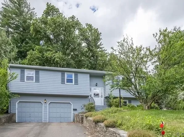 71 Selden Hill Drive, West Hartford, CT 06107