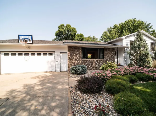 2704 S Arcadia Rd, Sioux Falls, SD 57105