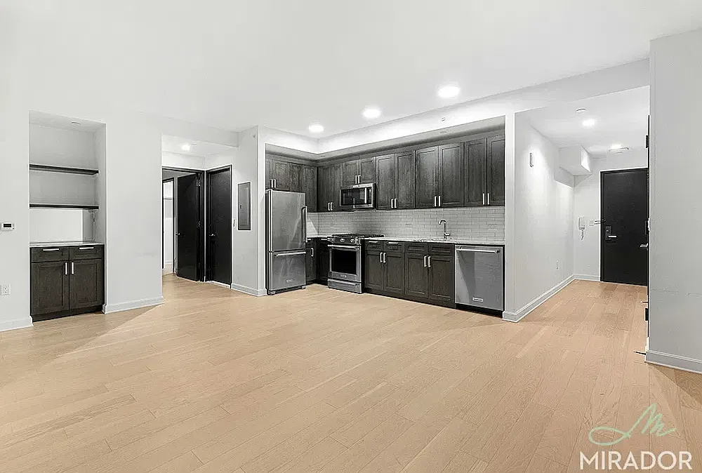 21 West End Avenue — Photo 3