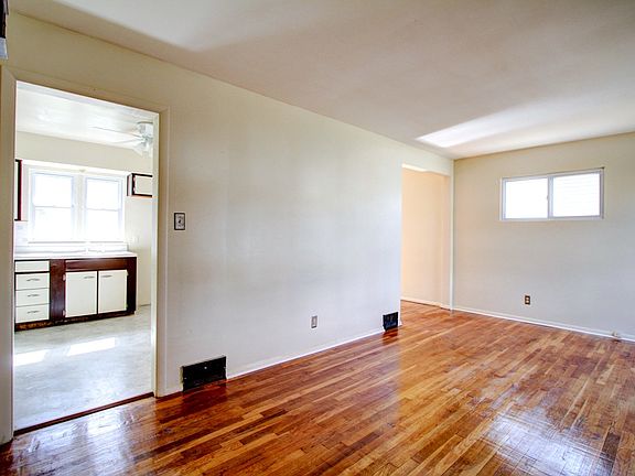 3rd image of 788 Minota Ave