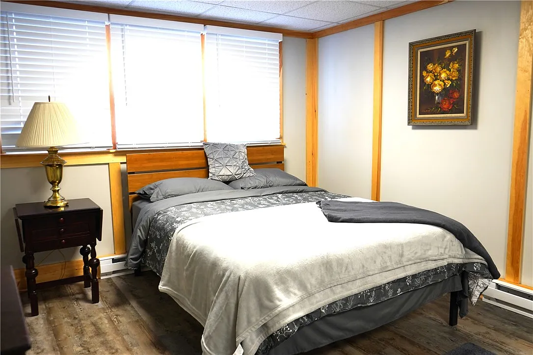 1 bed, 1.0 bath, 915 sqft, $1,000 — Photo 2