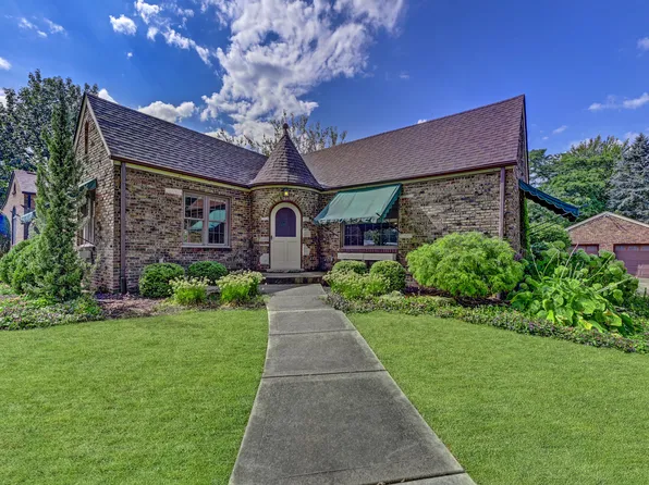 8144 Forest Ave, Munster, IN 46321