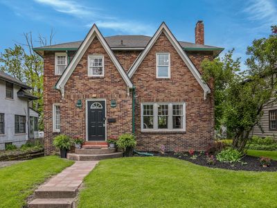 446 W Iroquois Rd, Pontiac, MI, 48341