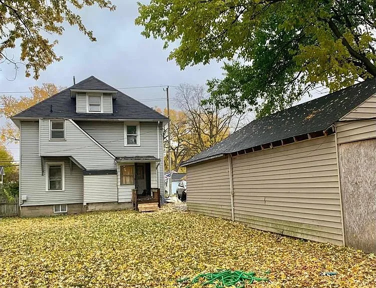81 N Lynn Ave — Photo 2