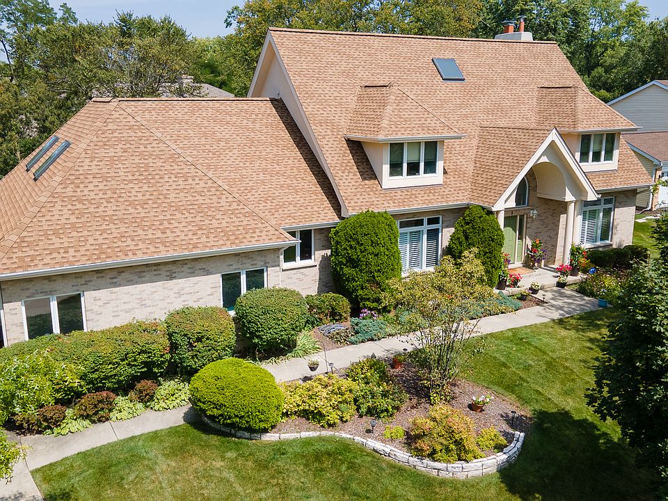 1st image of 2 Cornell Dr