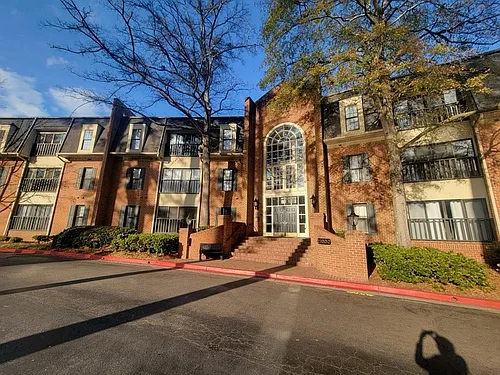 23212 Plantation Dr NE Photo 1