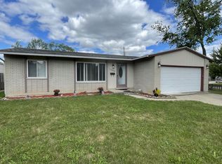 11853 Plumbrook Rd, Sterling Heights, MI 48312