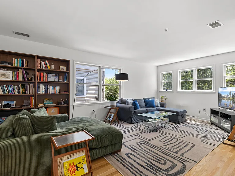 39B Hamilton Ave — Photo 17