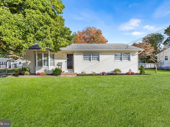 726 Walnut St, Florence, NJ 08518