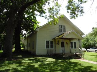 608 3rd St, Mendon, MO 64660