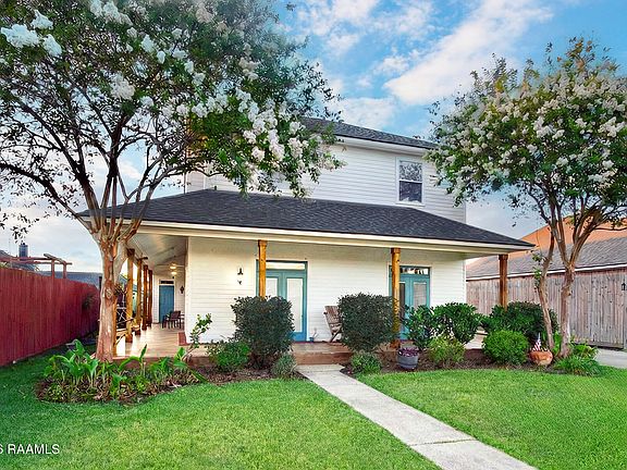 2nd image of 104 Wildflower Ln