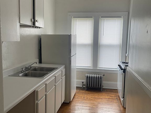 5th image of 2651 Euclid Heights Blvd #11