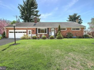 764 Fairview Dr, Hanover, PA 17331