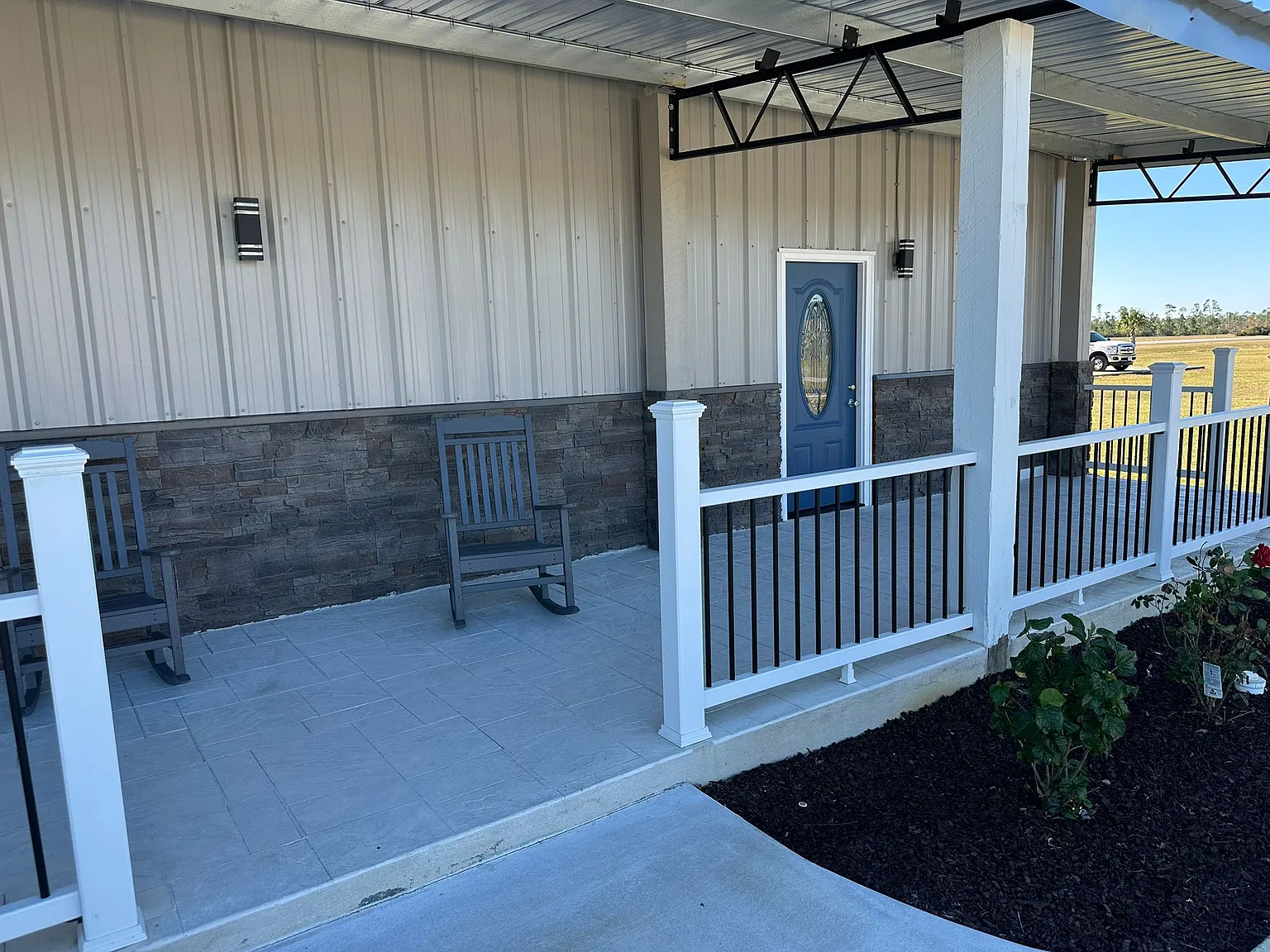 4 bed, 2.5 bath, 2400 sqft, $2,500 — Photo 4