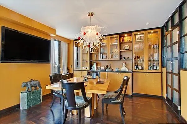 Sold by Ken Deutsch Real Estate | media 48