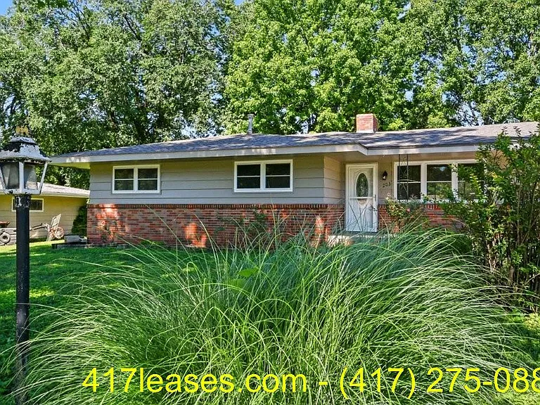 203 S White Oak Ave — Photo 5