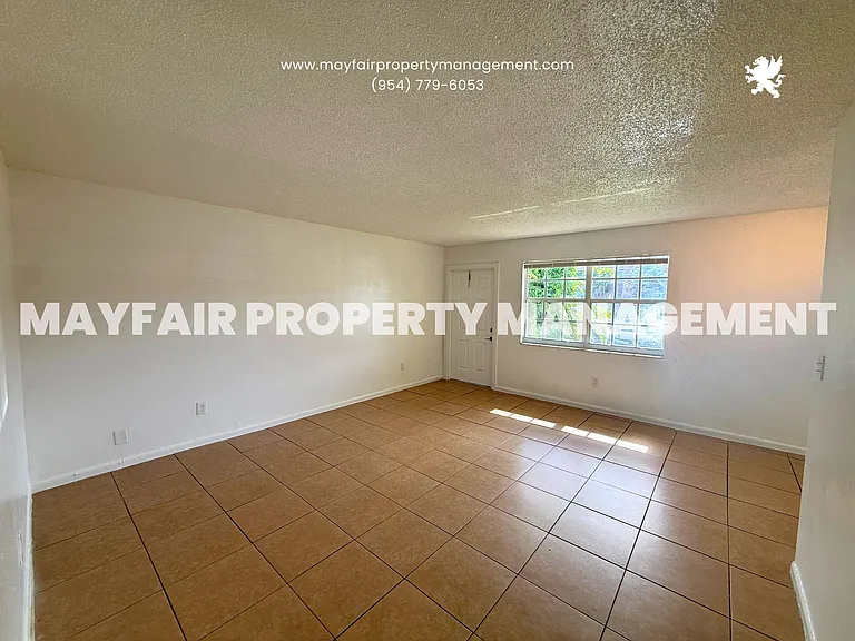 3741 SW 59th Ter #1 — Photo 2