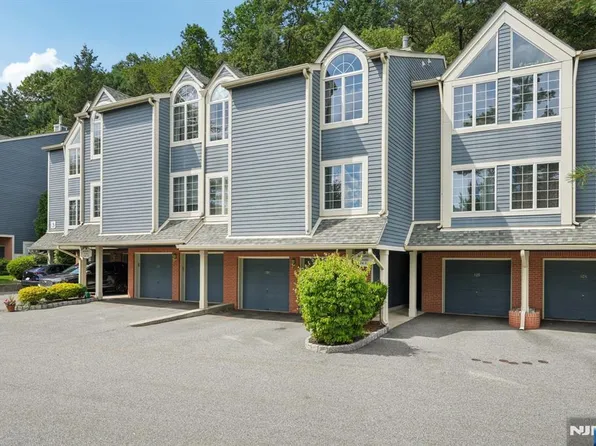 127 Surrey Ct #127, Ramsey, NJ 07446