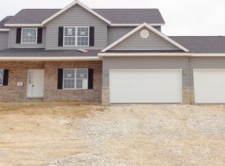 214 Fandel Rd, Germantown Hills, IL 61548