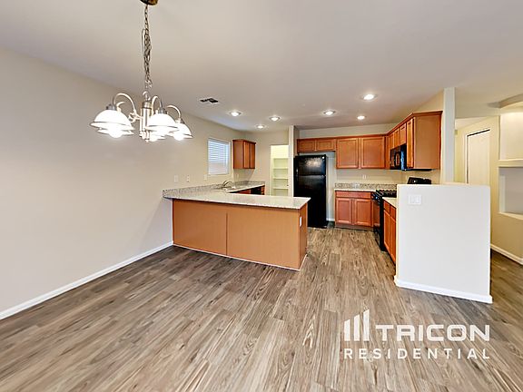 4th image of 386 W Corriente Ct