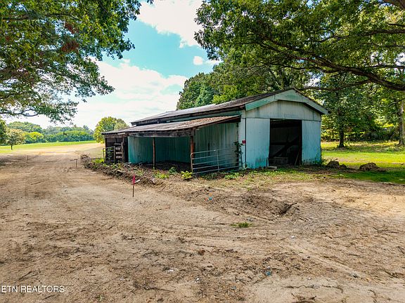 2nd image of 1 Saratoga Dr