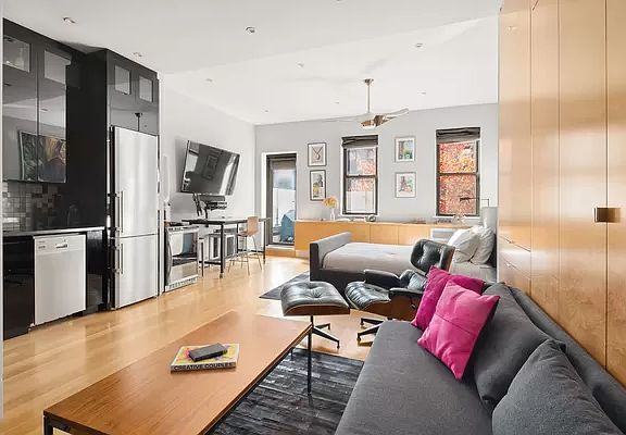 2nd image of 110 W 71st St #3