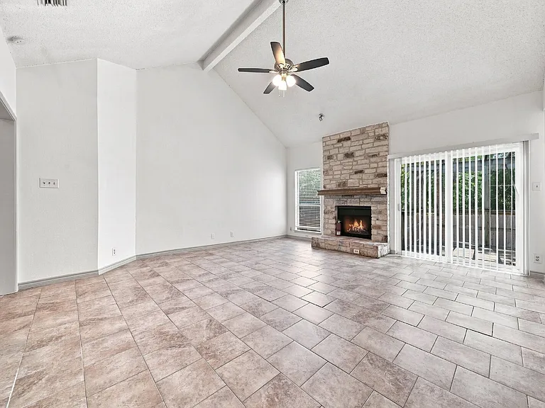 2207 Lancaster Gate Cv — Photo 26