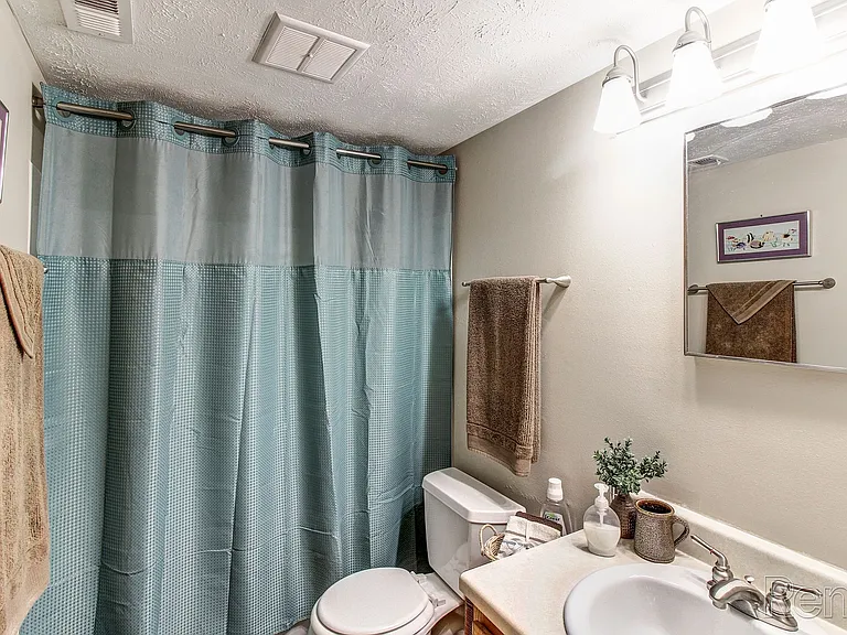 Southdale Square Apartments — Photo 20