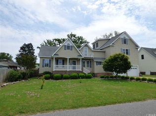 102 Devon St, Manteo, NC 27954